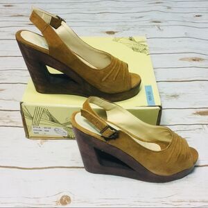 Kimchi Blue Wedge Heels Slingback Cutout Suede 7